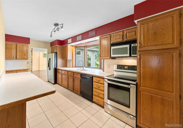 Photo 3 of Single family home for sale at 2354 Grv Park Rd, Fenton, MI 48430 | MLS# 20261055050 | Listing updated on 2026-09-12