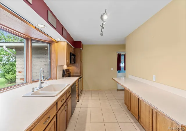 Photo 3 of Single family home for sale at 2354 Grv Park Rd, Fenton, MI 48430 | MLS# 20261055050 | Listing updated on 2026-09-12