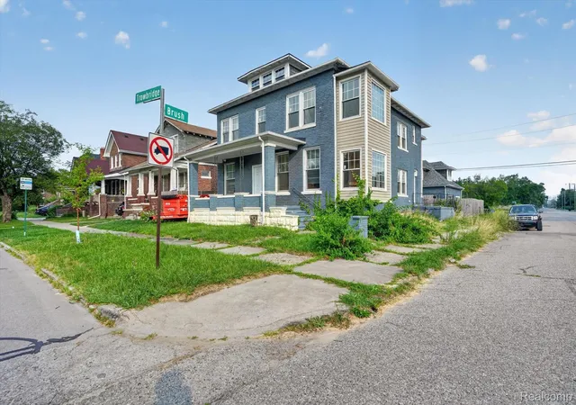 Photo 2 of Multi family home for sale at 504 Trowbridge St, Detroit, MI 48202 | MLS# 20261055053 | Listing updated on 2026-07-21