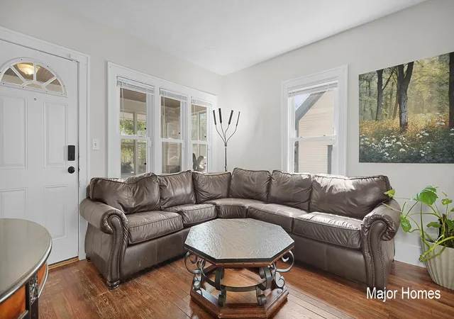 Photo 4 of Single family home for sale at 1229 Dickinson St SE, Grand Rapids, MI 49507 | MLS# 65026036599 | Listing updated on 2026-09-24