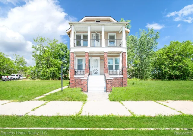 Photo 2 of Single family home for sale at 13484 Maine St, Hamtramck, MI 48212 | MLS# 20261055072 | Listing updated on 2026-08-19