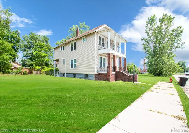 Photo 3 of Single family home for sale at 13484 Maine St, Hamtramck, MI 48212 | MLS# 20261055072 | Listing updated on 2026-08-19