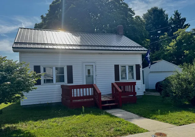 1st image of 111 S Hemlock St, Evart, MI 49631 | MLS# 72026036614