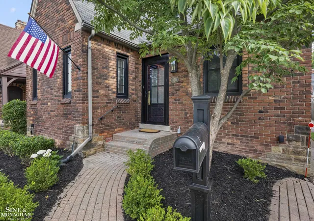 Photo 1 of Sale Pending at 310 Moran Rd, Grosse Pointe Farms, MI 48236 | MLS# 58050215171 | Listing updated on 2026-07-28
