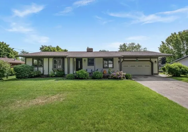 3rd image of 17882 Channel View Dr, Spring Lake, MI 49456 | MLS# 71026036619