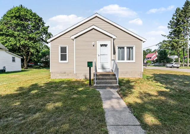 Photo 3 of Single family home for sale at 509 N Delia St, Ludington, MI 49431 | MLS# 67026036629 | Listing updated on 2026-10-07