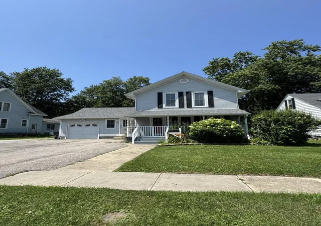 Photo 2 of Single family home for sale at 411 N Elm St, Three Oaks, MI 49128 | MLS# 69026036637 | Listing updated on 2026-09-09