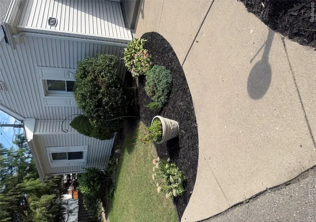 Photo 4 of Single family home for sale at 9116 Hix Rd, Livonia, MI 48150 | MLS# 20261055106 | Listing updated on 2026-09-19