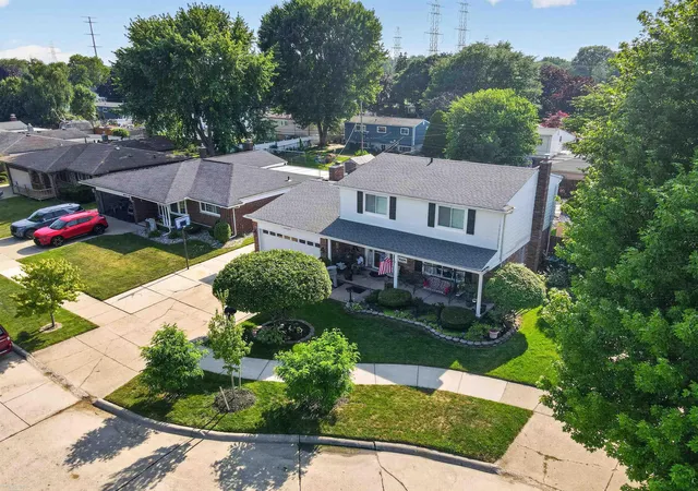 Photo 1 of Sale Pending at 32725 Rugby Dr, Warren, MI 48088 | MLS# 58050215184 | Listing updated on 2026-08-31
