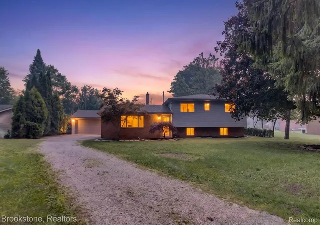 Photo 1 of Single family home for sale at 7176 Perry Lake Rd, Clarkston, MI 48346 | MLS# 20261055118 | Listing updated on 2026-09-10
