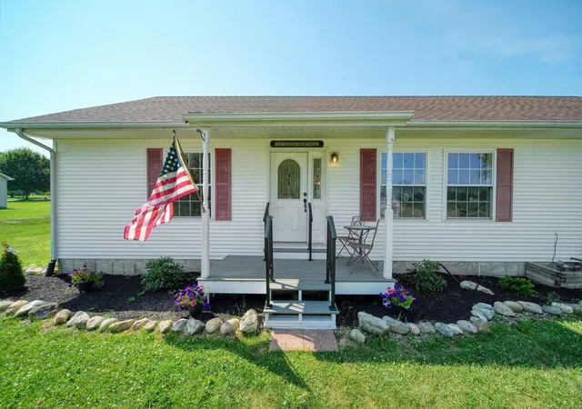 3rd image of 225 W Birch St, Litchfield, MI 49252 | MLS# 81026036668