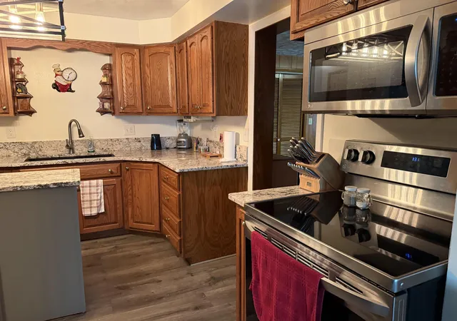 Photo 4 of Single family home for sale at 410 14th Street, Cadillac, MI 49601 | MLS# 78080071188 | Listing updated on 2026-09-17