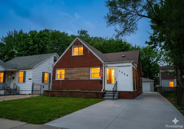 Photo 1 of Single family home for sale at 7569 Westminster Ave, Warren, MI 48091 | MLS# 20261055155 | Listing updated on 2026-08-14