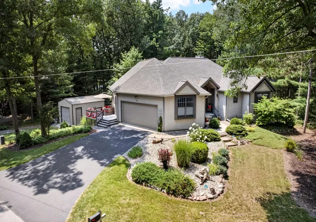 1st image of 416 N Rush St, Pentwater, MI 49449 | MLS# 67026036673