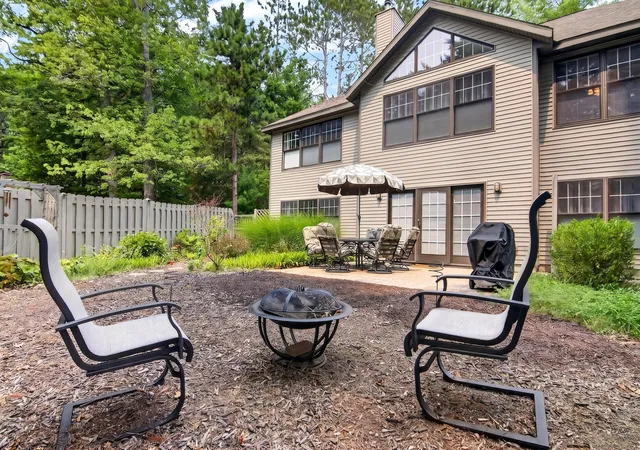 5th image of 416 N Rush St, Pentwater, MI 49449 | MLS# 67026036673