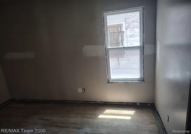 Listing Photo 4 - Condo for sale in building located at 9186 Steel St, Detroit, MI 48228