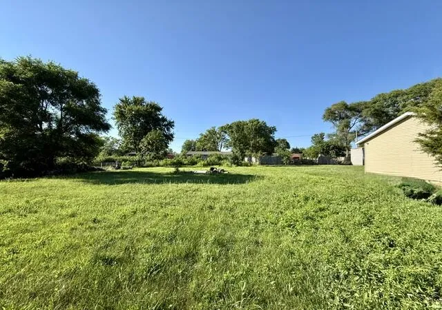 Photo 3 of Single family home for sale at 2431 Lawrence Dr, Benton Harbor, MI 49022 | MLS# 69026036674 | Listing updated on 2026-07-25