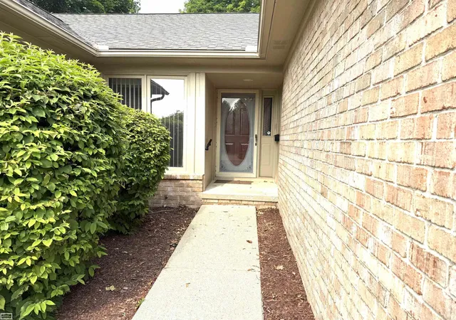 Photo 3 of Condo for sale at 41097 Fox Run Ln, Clinton Township, MI 48038 | MLS# 58050215199 | Listing updated on 2026-07-17