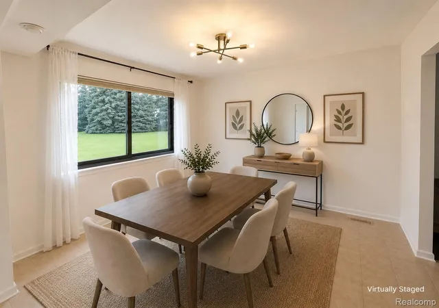 Photo 4 of Condo for sale at 2910 Moon Lake Dr, West Bloomfield, MI 48323 | MLS# 20261055169 | Listing updated on 2026-08-31