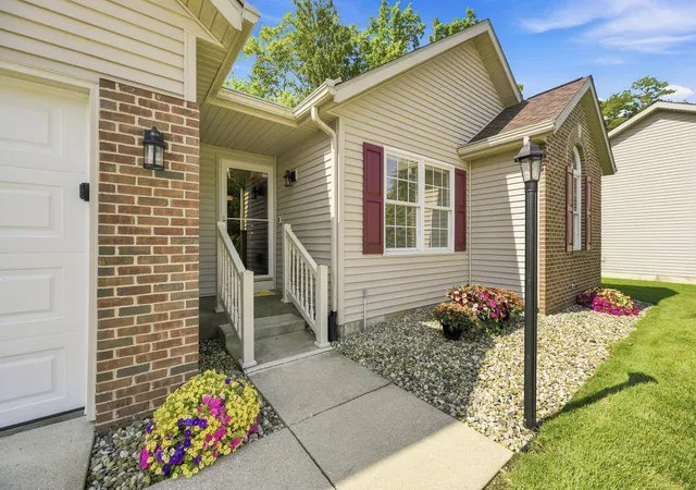 Photo 1 of Single family home for sale at 330 Carefree Ct, Niles, MI 49120 | MLS# 69026036683 | Listing updated on 2026-09-16