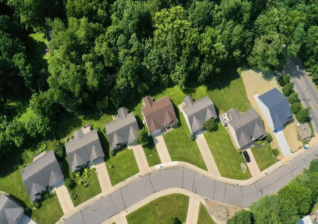 Photo 3 of Single family home for sale at 330 Carefree Ct, Niles, MI 49120 | MLS# 69026036683 | Listing updated on 2026-09-16