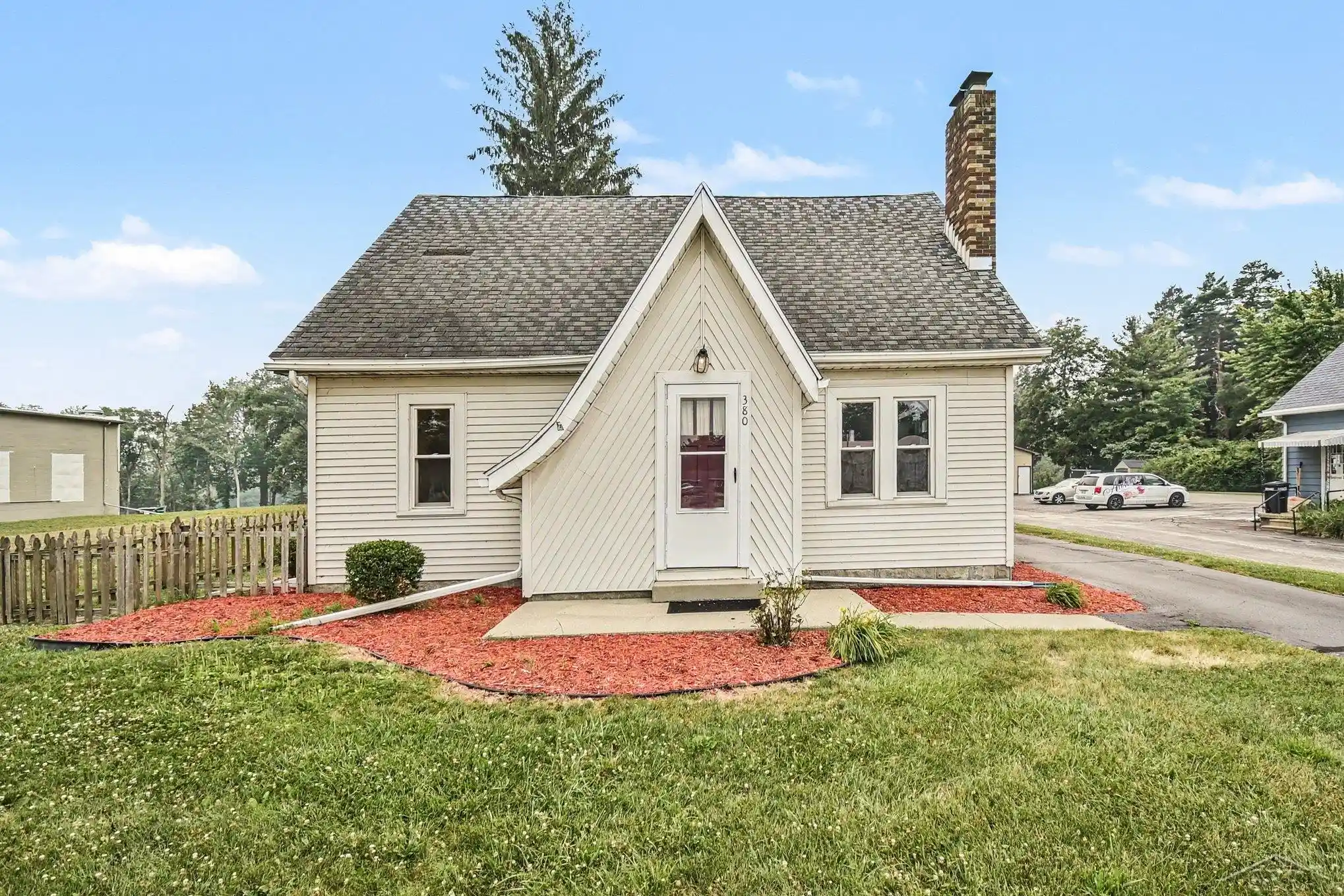 Photo 1 of Single family home for sale at 380 S Main St, Tittabawassee Township Saginaw, MI 48623 | MLS# 61050215222 | Listing updated on 2026-09-28