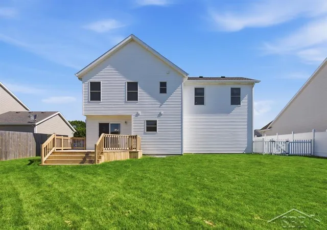 4th image of 10175 Dove Dr, Freeland, MI 48623 | MLS# 61050215226