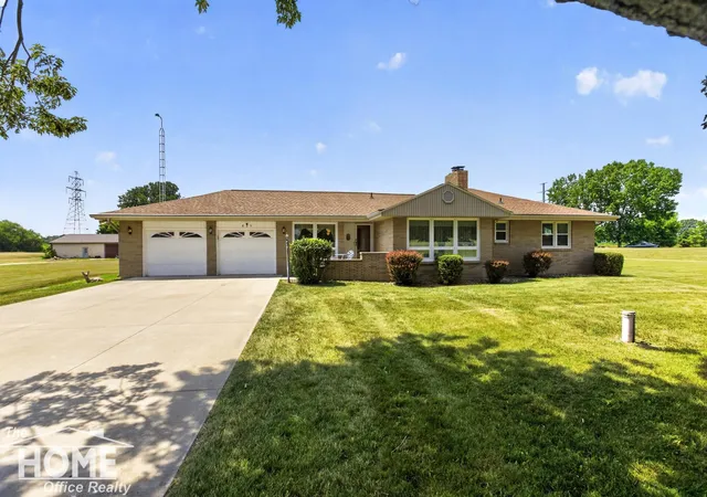 Photo 1 of Single family home for sale at 825 N State Rd, Owosso, MI 48867 | MLS# 5050215235 | Listing updated on 2026-07-17