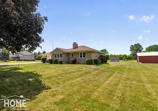 Photo 2 of Single family home for sale at 825 N State Rd, Owosso, MI 48867 | MLS# 5050215235 | Listing updated on 2026-07-17