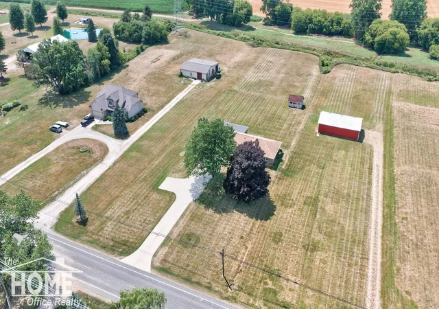 Photo 3 of Single family home for sale at 825 N State Rd, Owosso, MI 48867 | MLS# 5050215235 | Listing updated on 2026-07-17