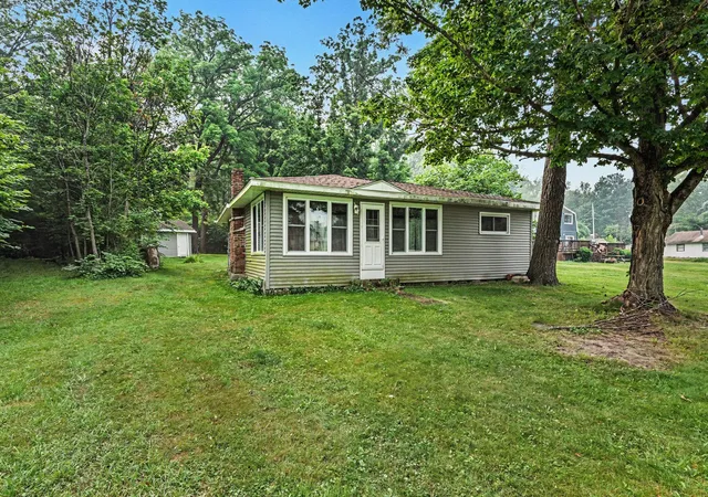 2nd image of 45296 15th Ave, Bloomingdale Township Van Buren, MI 49026 | MLS# 66026036722