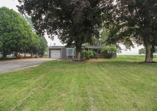 Photo 4 of Single family home for sale at 10577 S Sprinkle Rd, Vicksburg, MI 49097 | MLS# 68026036725 | Listing updated on 2026-09-10
