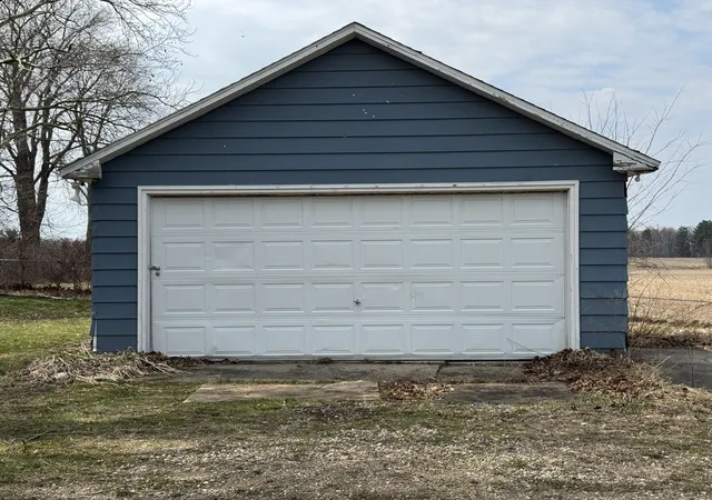 Photo 4 of Single family home for sale at 13512 S 42nd Street, Vicksburg, MI 49097 | MLS# 64026036726 | Listing updated on 2026-08-28