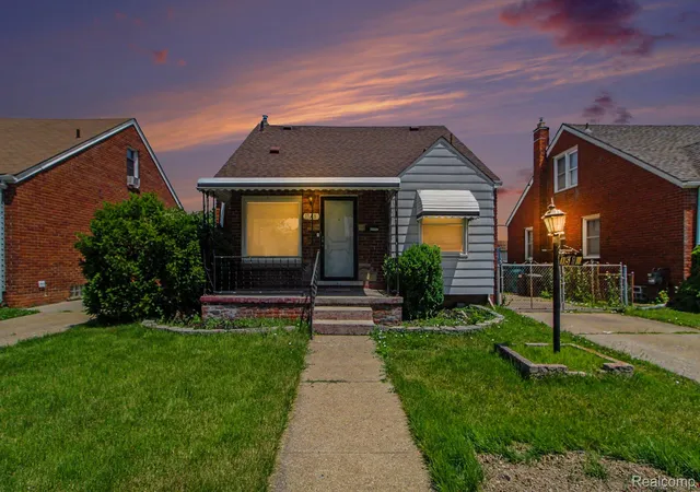 Photo 1 of Single family home for sale at 1548 Cleveland Ave, Lincoln Park, MI 48146 | MLS# 20261055235 | Listing updated on 2026-07-18