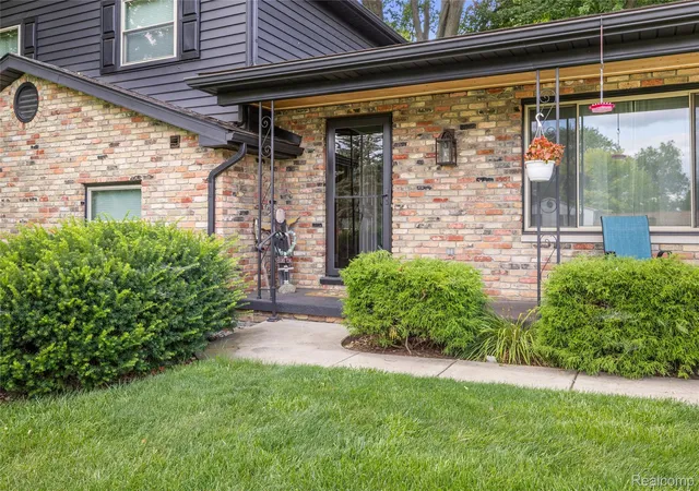 Photo 3 of Single family home for sale at 6180 Meyer Ave, Brighton, MI 48116 | MLS# 20261055247 | Listing updated on 2026-09-02