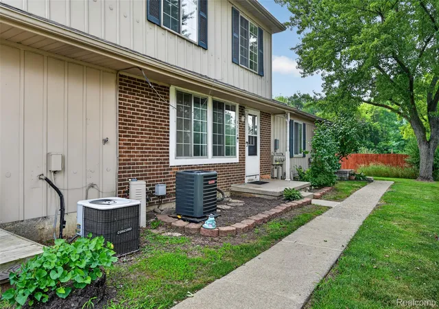 Listing Photo 4 - Condo for sale in building located at 8324 N Genesee Rd, Mount Morris, MI 48458