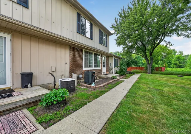Listing Photo 5 - Condo for sale in building located at 8324 N Genesee Rd, Mount Morris, MI 48458