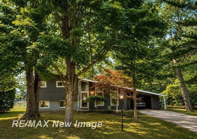 1st image of 5121 Queen Dr, Bridgeport, MI 48722 | MLS# 61050215271