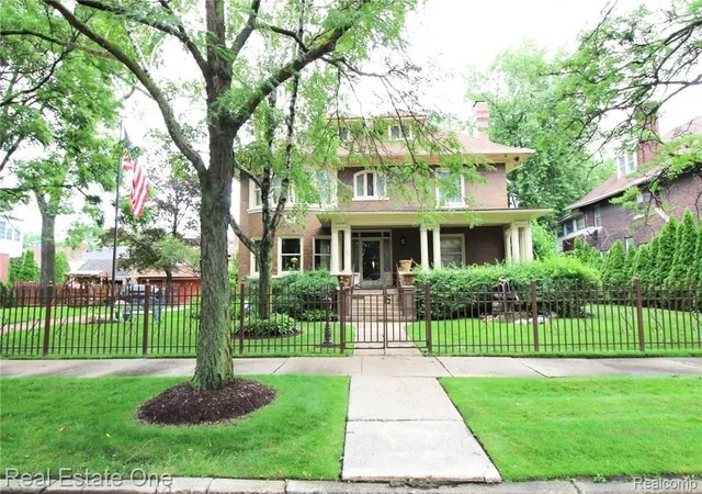 Photo 3 of Single family home for sale at 90 Edison St, Detroit, MI 48202 | MLS# 20261055260 | Listing updated on 2026-07-21