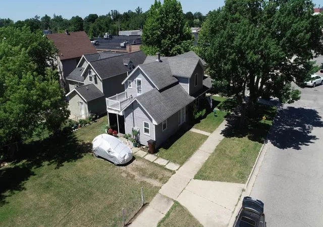 Photo 1 of Multi family home for sale at 122 E River St, Cadillac, MI 49601 | MLS# 78080071200 | Listing updated on 2026-09-02