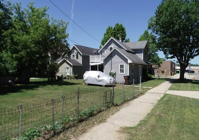 Listing Photo 5 - Condo for sale in building located at 122 E River St, Cadillac, MI 49601