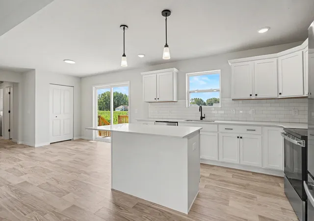 Photo 4 of Single family home for sale at 165 Peppermint Dr, Holland, MI 49423 | MLS# 65026036755 | Listing updated on 2026-09-05
