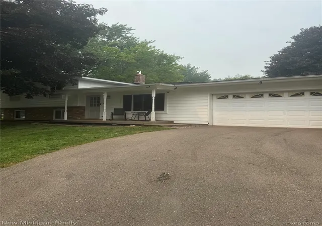 Photo 3 of Single family home for sale at 12335 Erika St, Hartland, MI 48353 | MLS# 20261055271 | Listing updated on 2026-07-18