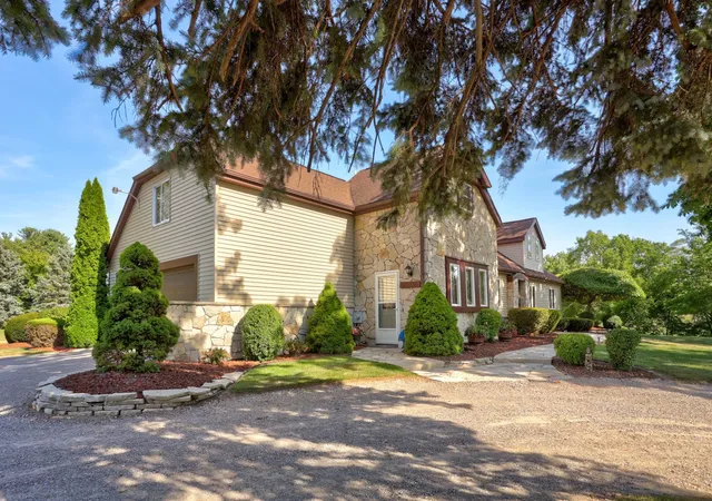 Photo 3 of Single family home for sale at 1090 N Block Rd, Reese, MI 48757 | MLS# 61050215273 | Listing updated on 2026-09-01