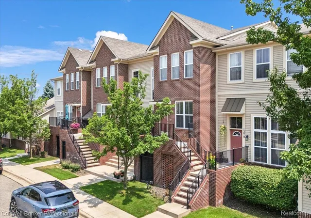 Photo 1 of Condo for sale at 1385 Parkcrest Dr, Waterford, MI 48327 | MLS# 20261055274 | Listing updated on 2026-09-10