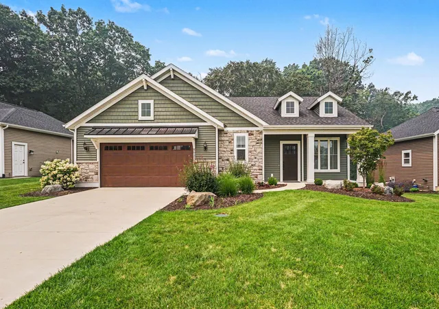 Photo 2 of Condo for sale at 4617 Cottage Crk Ln, Holland, MI 49423 | MLS# 71026036759 | Listing updated on 2026-08-20