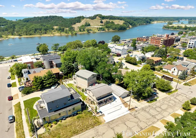 Photo 3 of Single family home for sale at 215 S 1st Street, Grand Haven, MI 49417 | MLS# 71026036764 | Listing updated on 2026-08-11
