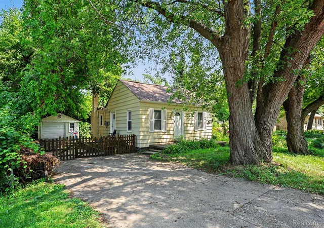 Photo 1 of Sale Pending at 21408 Collingham Ave, Farmington Hills, MI 48336 | MLS# 20261055286 | Listing updated on 2026-08-24