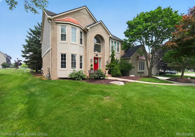 2nd image of 37116 Aspen Dr, Farmington Hills, MI 48335 | MLS# 20261055289