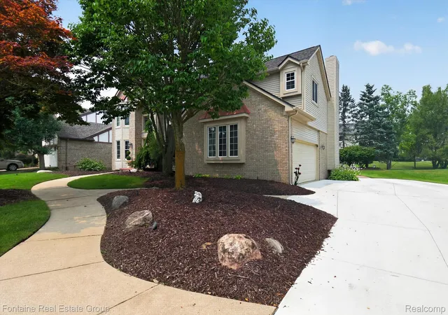 4th image of 37116 Aspen Dr, Farmington Hills, MI 48335 | MLS# 20261055289